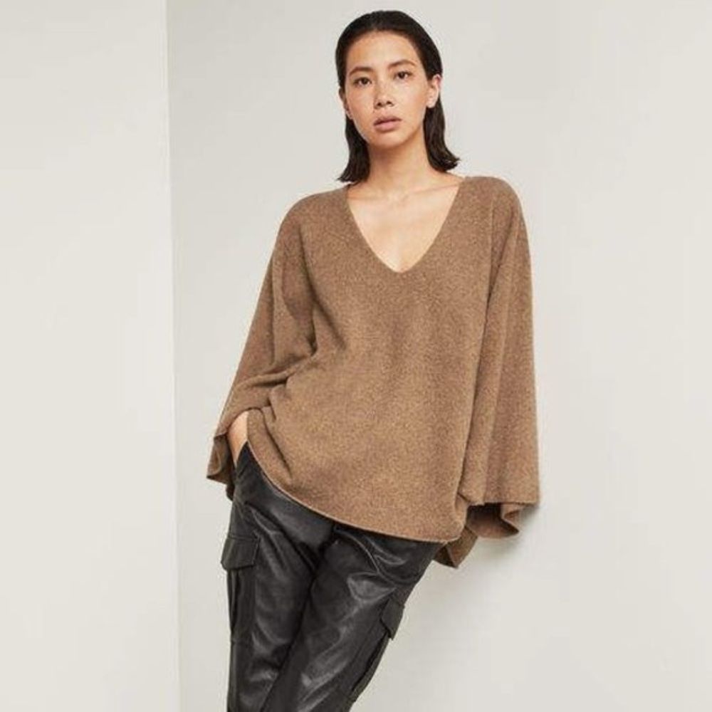 NWT!! BCBGMaxAzria Oversized sweater! Size M/L